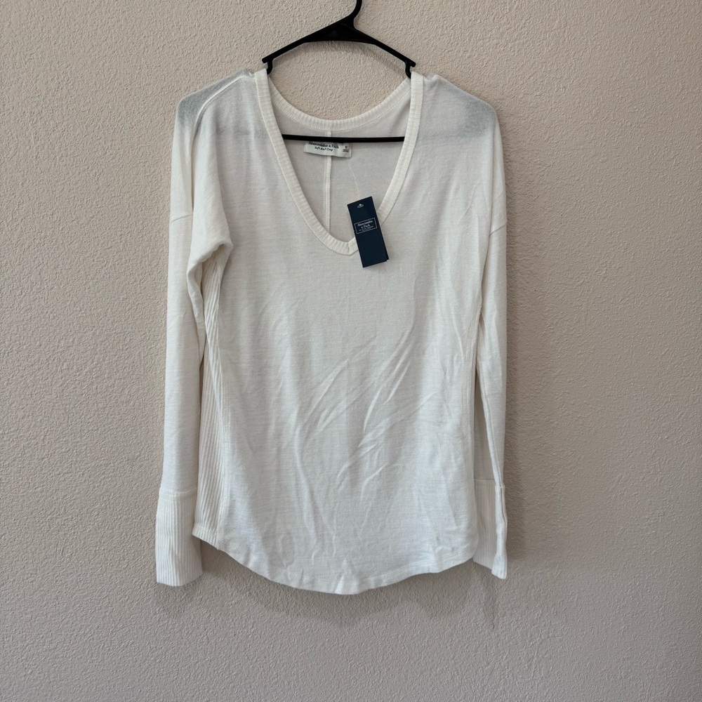 Abercrombie & Fitch soft a&f cozy V-Neck Blouse